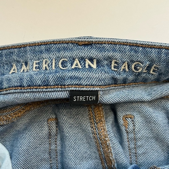 American Eagle Outfitters • Light Wash Destructed Mom Jeans - Picture 4 of 6